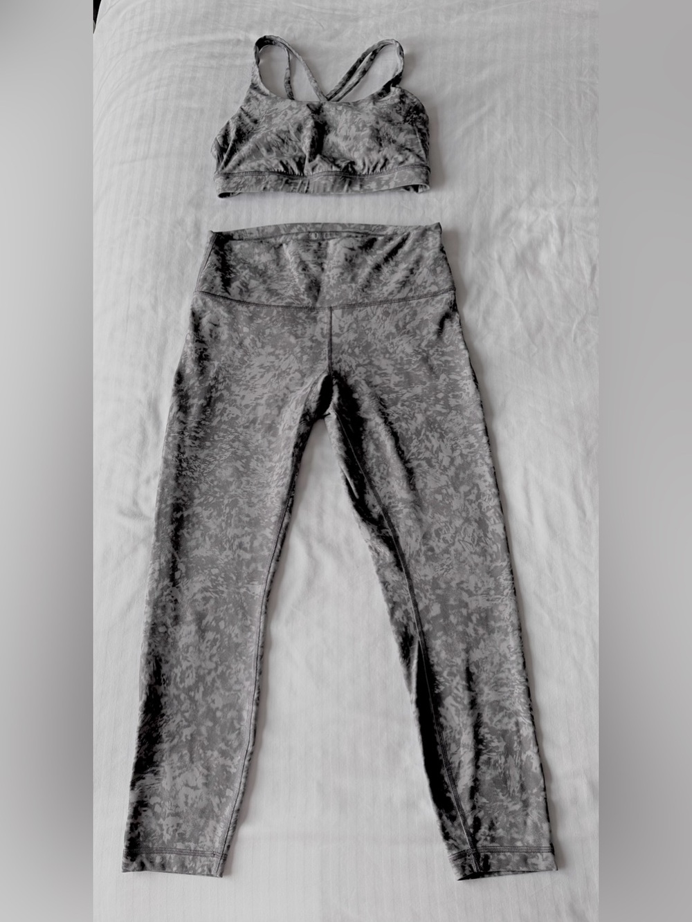 Lululemon set pants tights and top bra Sz 12 and top 10